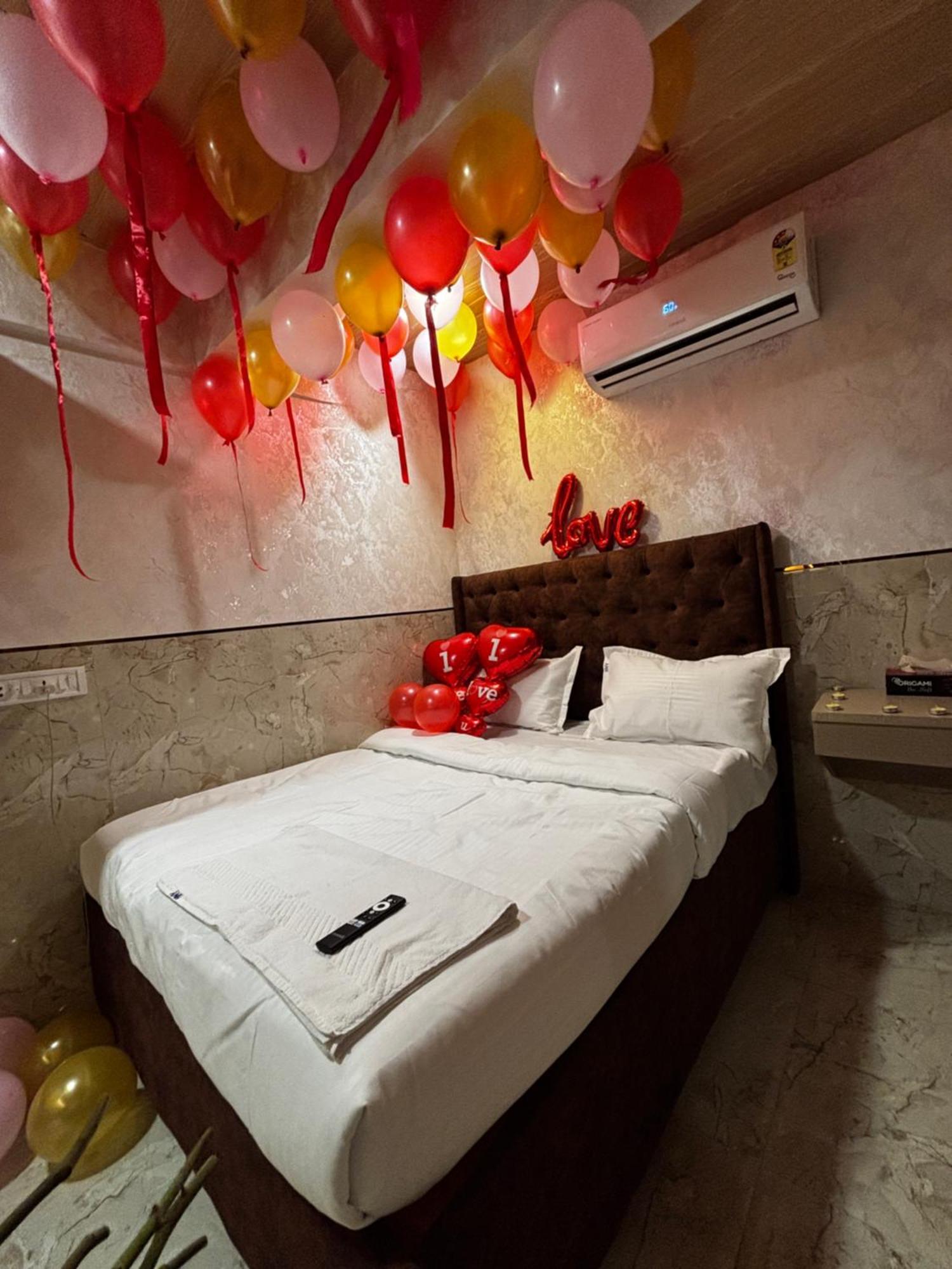 Hotel Newyork By Stayzy Rooms Bombay Esterno foto