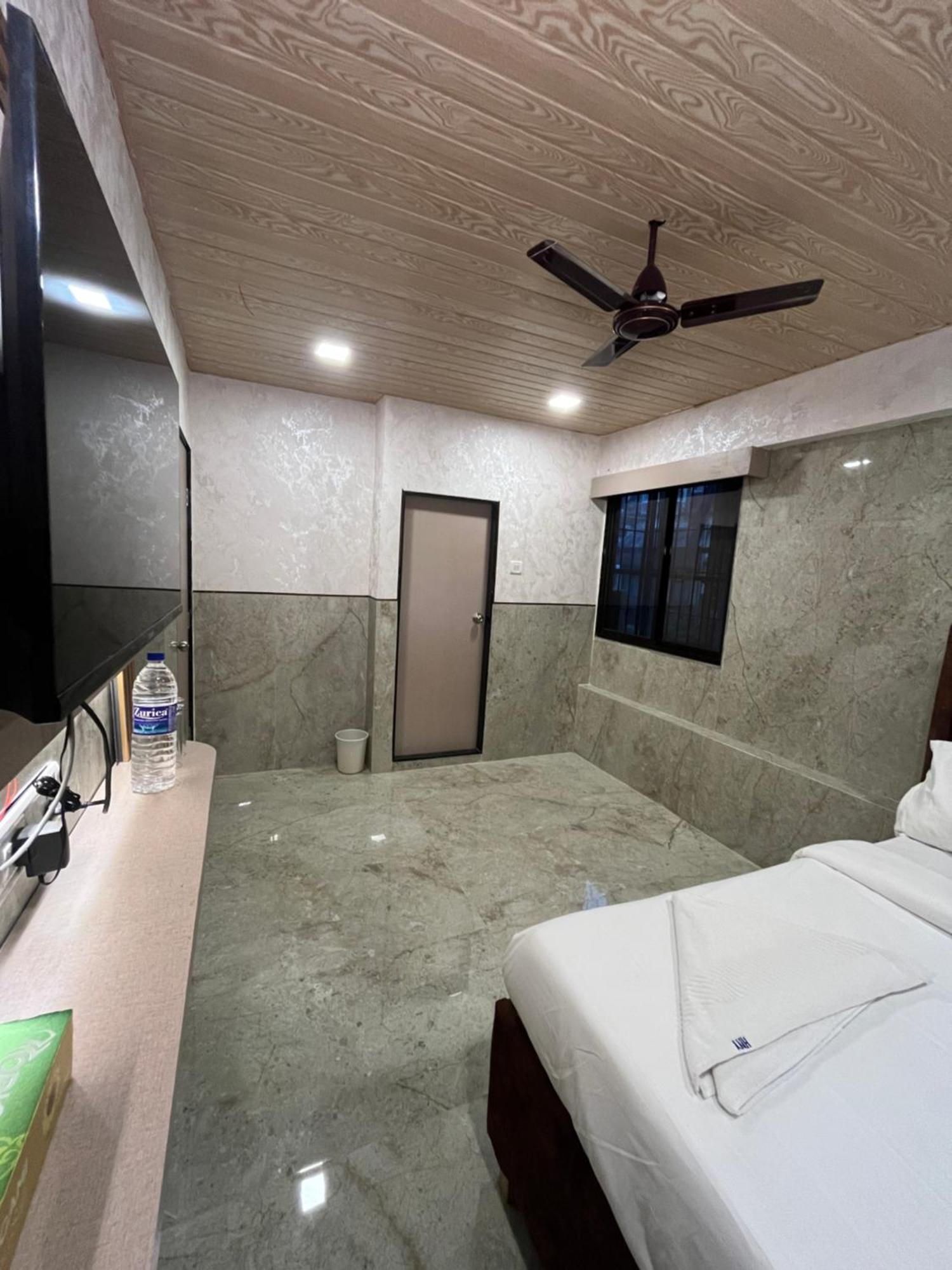 Hotel Newyork By Stayzy Rooms Bombay Camera foto